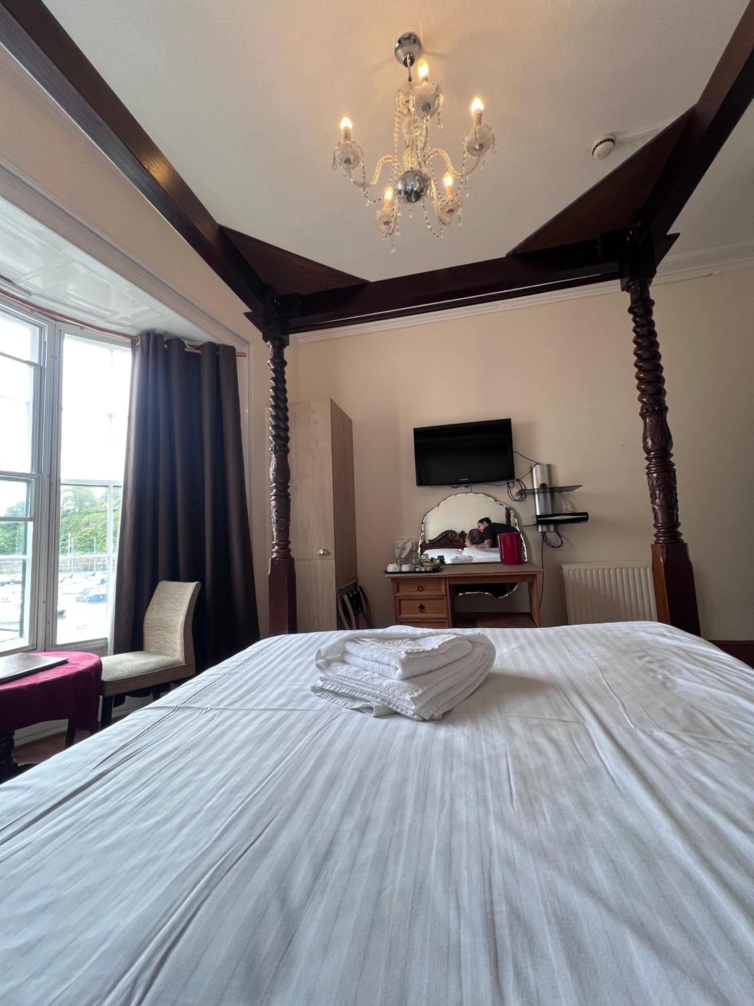 Royal Britannia Hotel Илфракомб Екстериор снимка